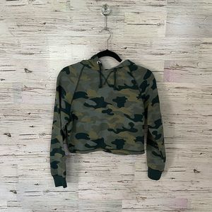 H&M camo green cropped hoodie sweater xs
